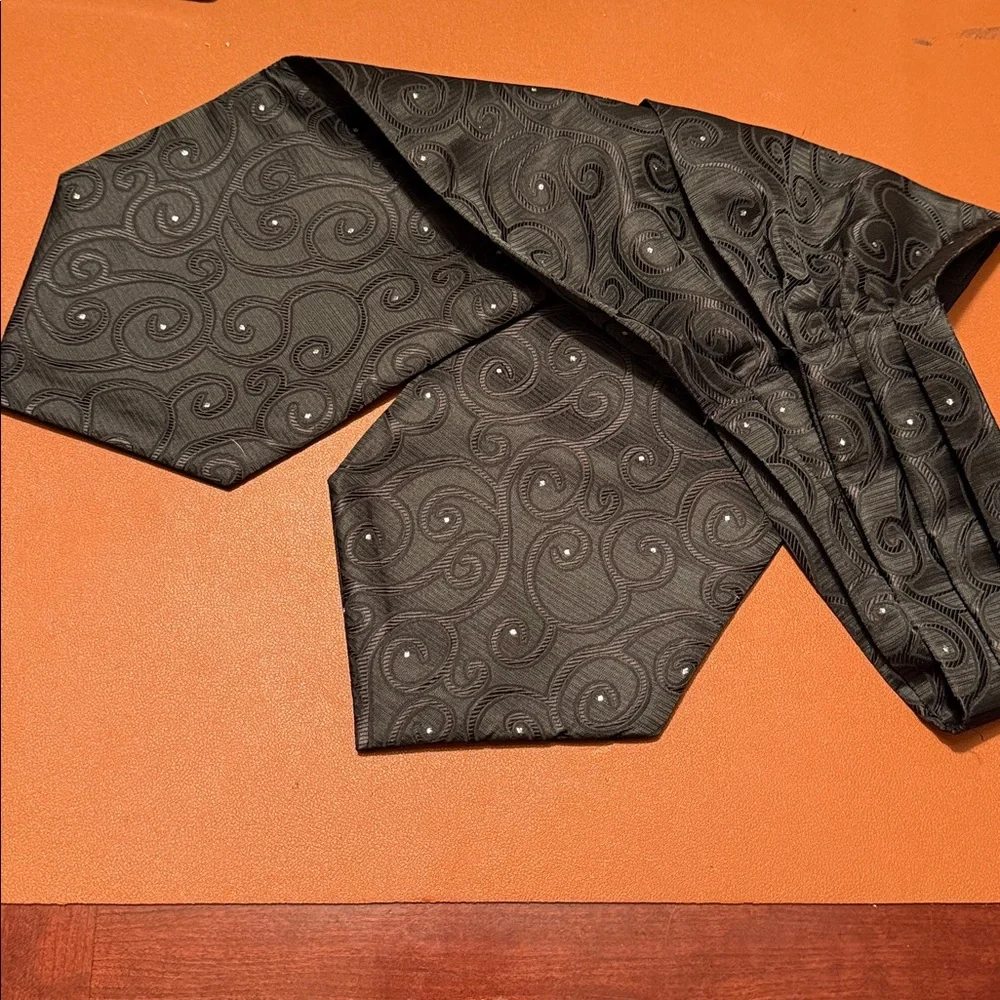 Elegant Black Paisley Ascot Cravat